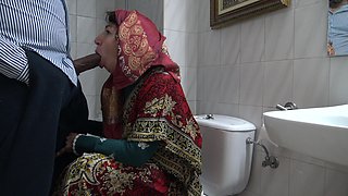 Perverted Turkish Amateur Stepmom Sucking Big Black Cock in Germany