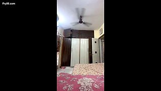 Hot Faisalabad Punjabi Aunty's Sexy Mujra And Pussy Fucking