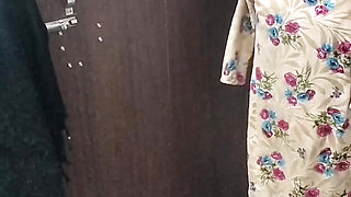 Aunty ki step daughter ko ghar me band kar ke pel diya