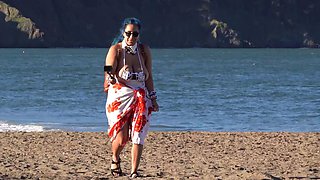 Hot amateur shakes her big boobs