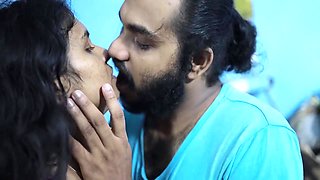 Hot Kiss In Saree Romance Hot Armpit Lick, Vaishnavy And Sharun Raj Hot Armpit Lick Romance In Saree, Mallu Couple Saree Armpit