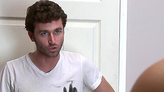 Full-breasted Blondie Alanah Rae rough sex