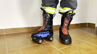 Firefighter crush RC Truck with Haix