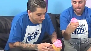 Dude gets his cock sucked by a bunch of babes
