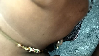 Sicking aunty showing her pussy