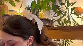 son regard de pipeuse et sa bouche delicate