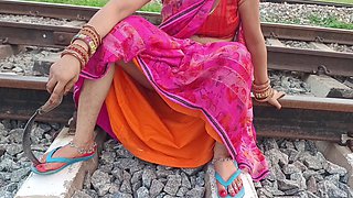 Desi Village Bhabhi Fucking in Field with Lover Boy Outdoor Video