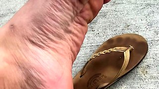 Flexible foot fetish masturbating with feet and hands