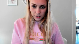 Hot blonde teen tiffany fox strips and masturbates