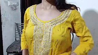 Desi Aunty Ko Paise Dekar Lalchi Ko Chod Kar Pregnant Kar Diya