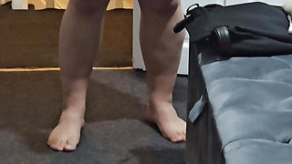 Step mom pulled out step son dick of 9 inch for a handjob