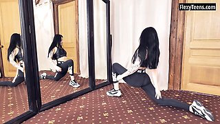 Divine fiancée - stretching legs action - Flexy Teens