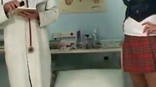 The girl goes to the gynecologist who fucks her pussy and cums in his mouth # 3