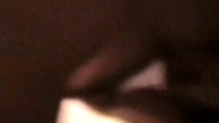 Geile Frau in einer privaten Gruppensex-Szene
