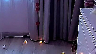 The Red-haired Beauty Decided to Arrange a Milk Show