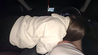 Picked up a slut and fucked her mouth in the car