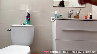 Vends-ta-culotte - Amateur porn video of a stunning French mixed-race woman