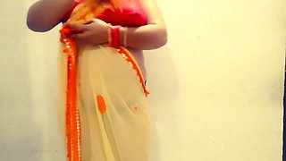 Desi Bhabhi, Desi Mms And Indian Aunty In Fingring And Moan Loudly