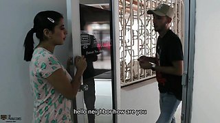 Fuck the Nice Neighbor in Exchange for Opening the Door Until I Reach a Squirt - Porn in Spanish