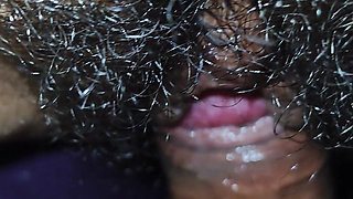 Desi wife ne apni chut mein ungli karai