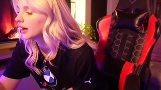 U C : Blonde, Small Tits  Dildo Fuck Porn
