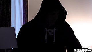 Thief broke into Brooklyn Gray twat