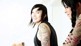 Lesbian Desire - Tattooed lesbians bury themselves in each