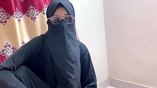Hijabi milf provides quality homemade sex in closeup amateur scenes
