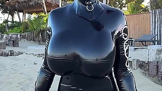 Begloss Girl in Paradise