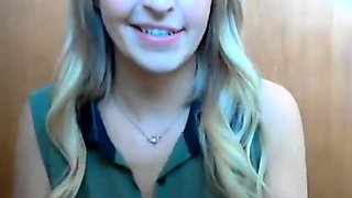amateur blonde solo webcam