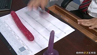 Slut In The School With Ramon Nomar, Sammie Spades - Brazzers