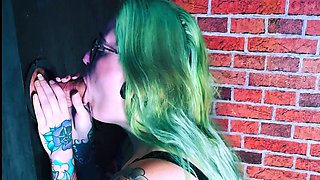 Elizabethhunny's First Gloryhole Experience