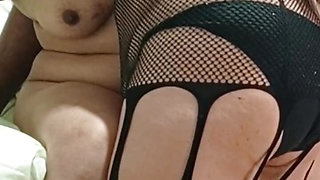 Inexperienced girl in bed sucks my stepmom's pussy and I suck hers