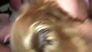 Deutsche Dreier tiefe Hals und Sperma schlucken zu Hause