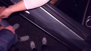 bukkake nocturne avec de parfaits inconnus