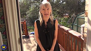American Saggy Tits Granny Candis Loves Masturbating On The Couch - MatureNl