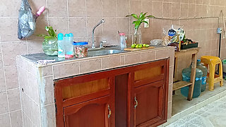Chubby Mom in the Kitchen 2