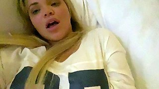 Blonde tight pussy babe solo toy fun in glamour masturbation