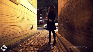 Latina Whore Catches The Attention Of A Horny Punter