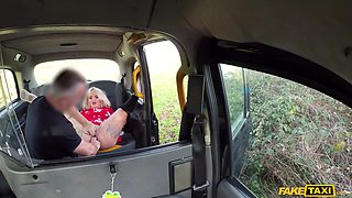 Festive Taxi Hump With Buxom Blond Babe