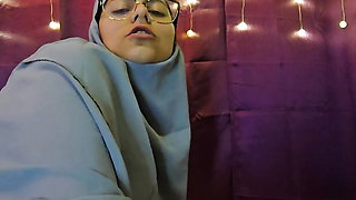 JOI Watch How Dildo Does It Better Than You Mia Niqab