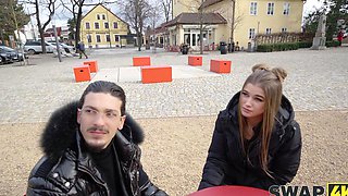 Skinny babes Olivia Sparkle and Veronica Leal in hot threesome action