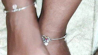 Village desi bhabi sex model foot massage