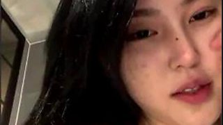 Korean beauty masturbates