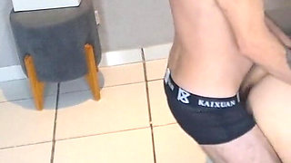 Married Woman in Just Her Underwear Pranks Ifood Delivery Guy!