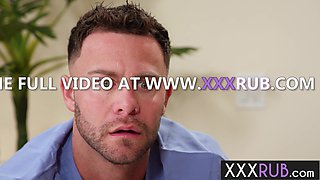 Big bootie beauty enjoys sloppy nailing