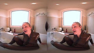 Latex Bathtube Fun