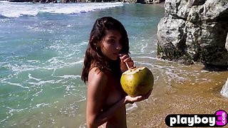 Coquettish Hispanic teenager showed her amazing butt