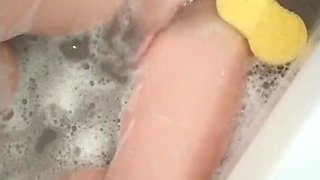 MILF Takes a Hot Bath