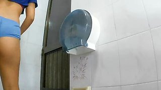 Katrina4deluxe & pampammedallo Public Bathroom Pissing Compilation - Amateur BBW Voyeur HD